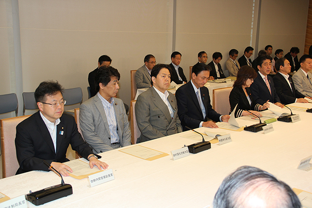 国家公務員制度改革推進本部で「今後の改革」了承