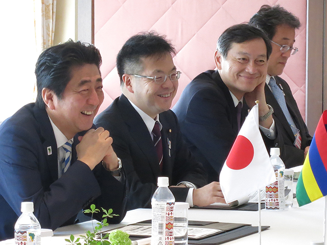 安倍総理とアフリカ各国首脳との会談に同席