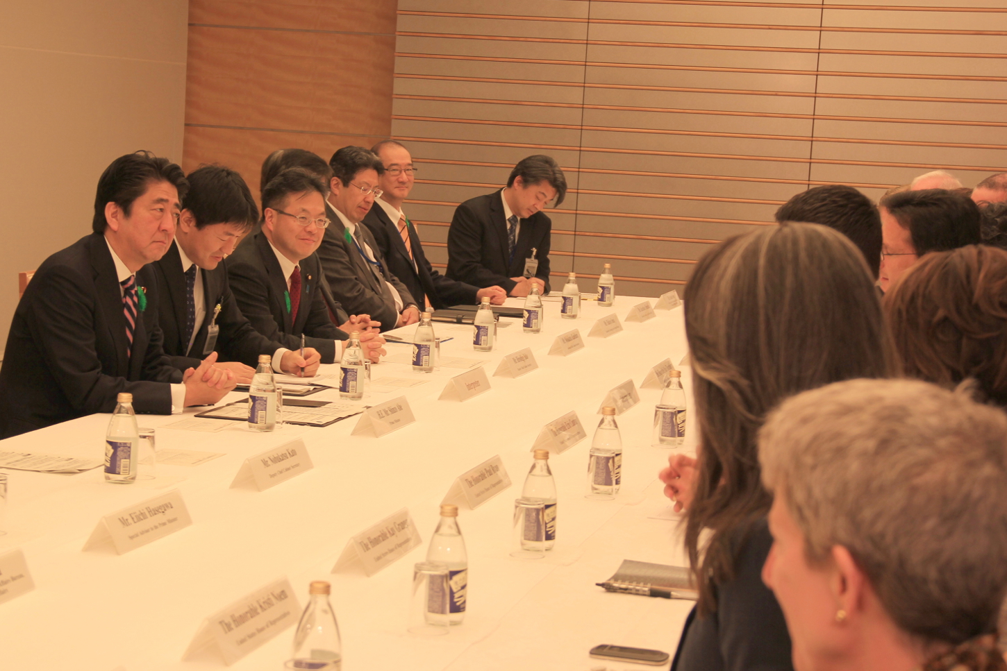 米国国会議員団が総理表敬に同席
