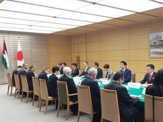 日・パレスチナ首脳会談に同席